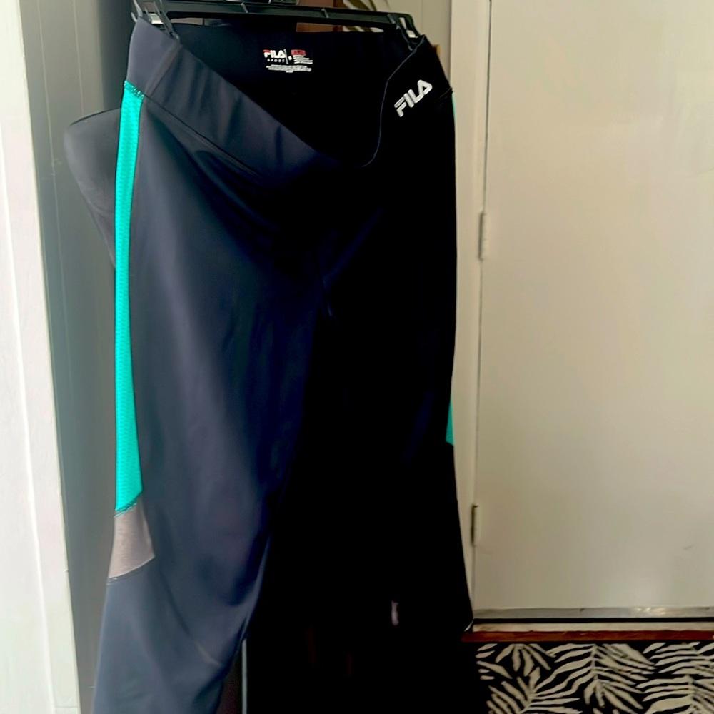 FILA SPORT Zion Capri Running Tights Size Medium